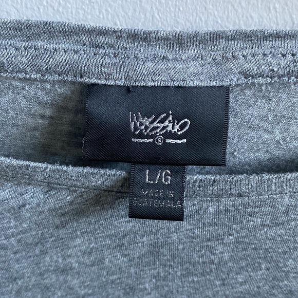 Simple, long sleeve, basic gray top - Picture 2 of 3